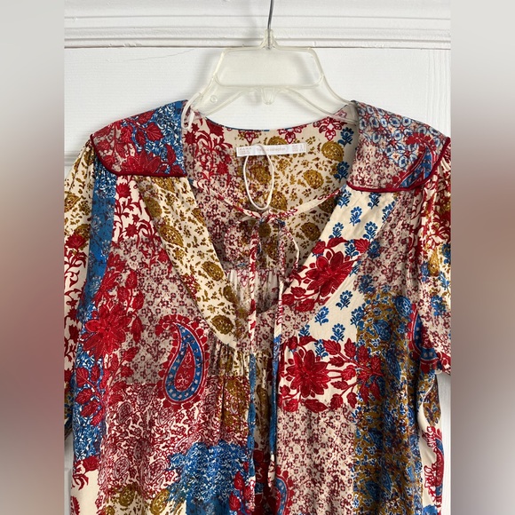 Woman Top - Picture 2 of 8